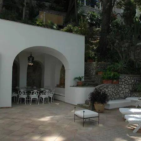 Villa Fonte Gaia كابري