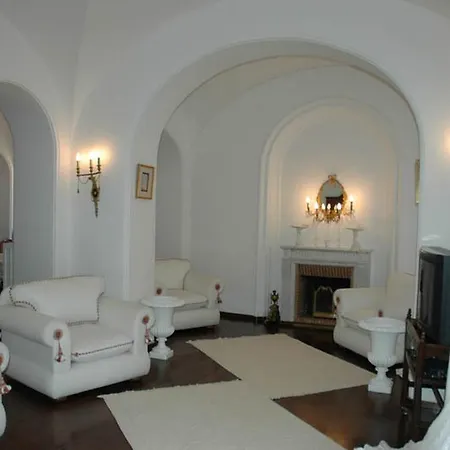 Villa Fonte Gaia * كابري